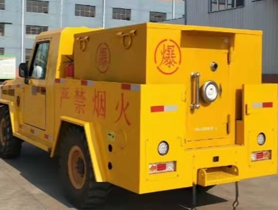 信丰凯龙爆破器材运输车：保障爆破任务的安全运行